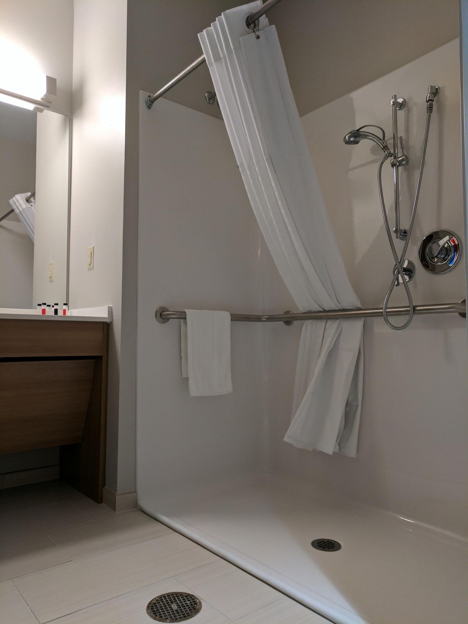 Microtel Inn & Suites By Wyndham Clarion Exteriér fotografie