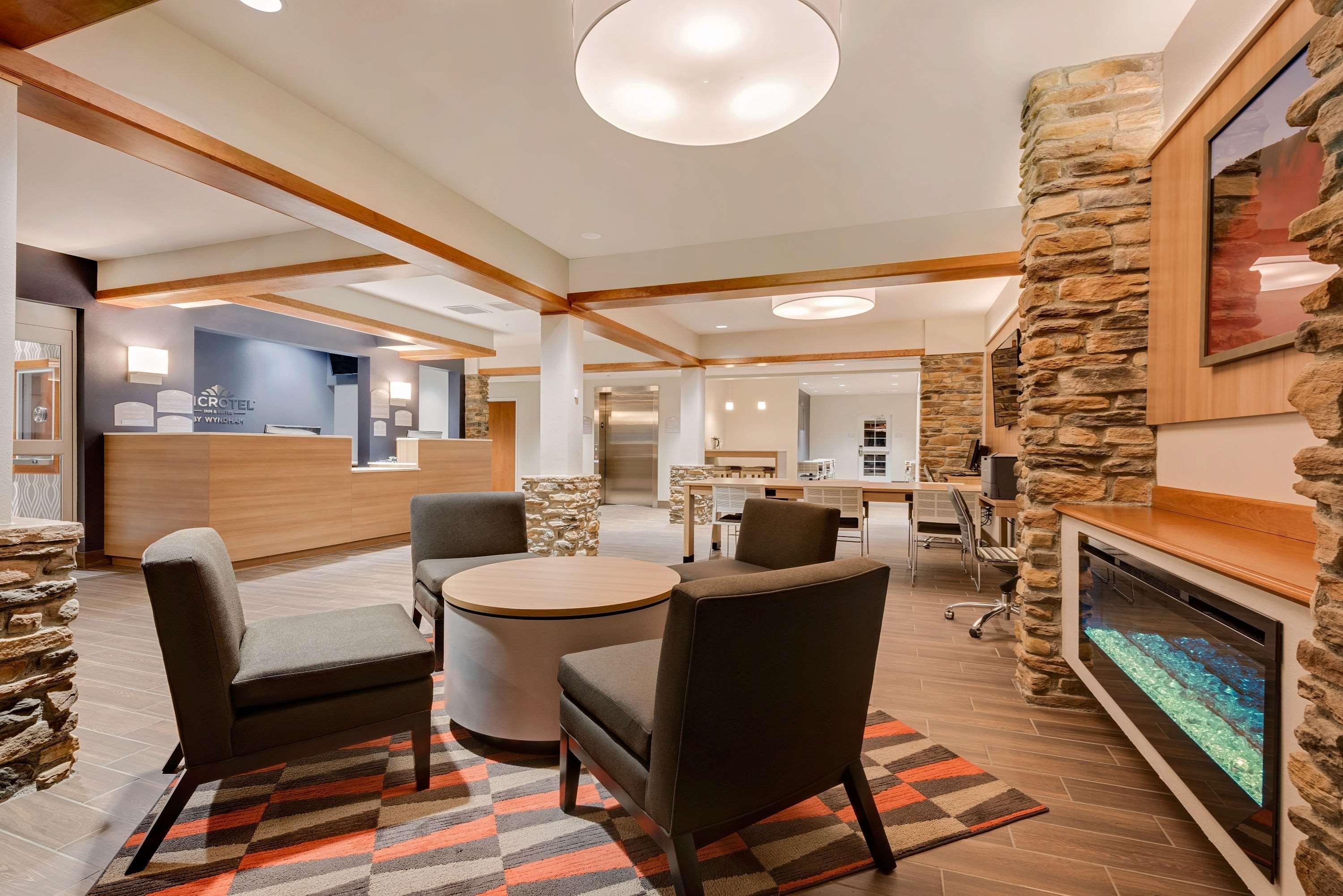 Microtel Inn & Suites By Wyndham Clarion Exteriér fotografie