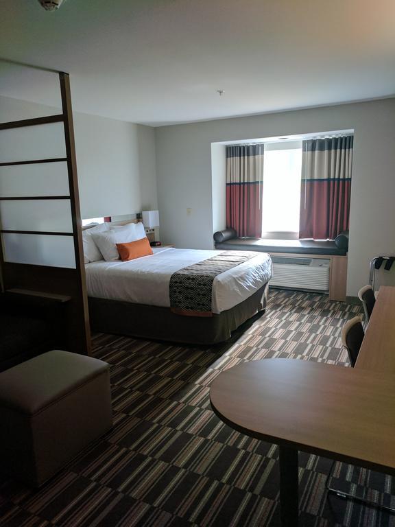 Microtel Inn & Suites By Wyndham Clarion Exteriér fotografie