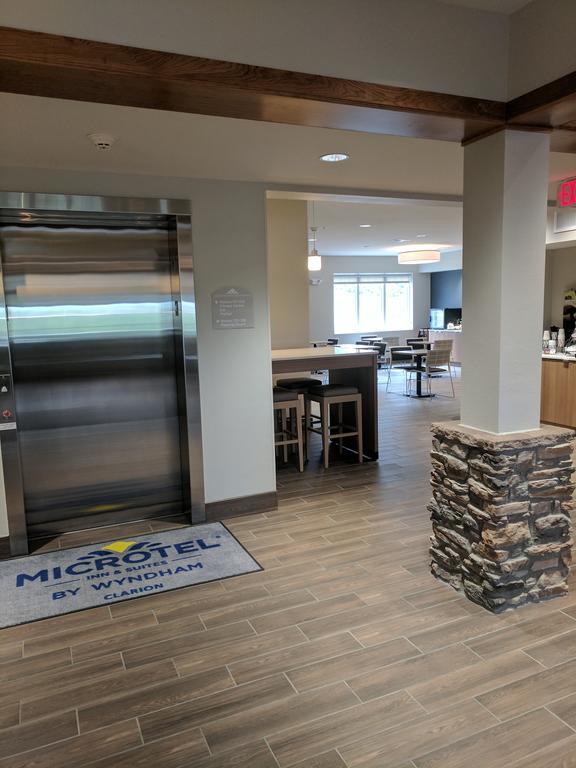 Microtel Inn & Suites By Wyndham Clarion Exteriér fotografie